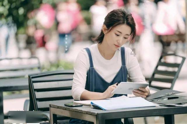 为什么换个手机登录不显示qq聊天记录？游戏画面