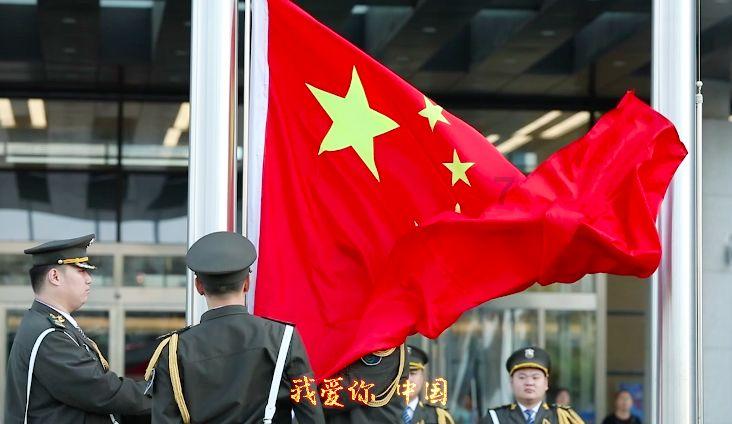 因个子矮小他被黄埔军校拒之门外,走后门才入学,后创下五个第一